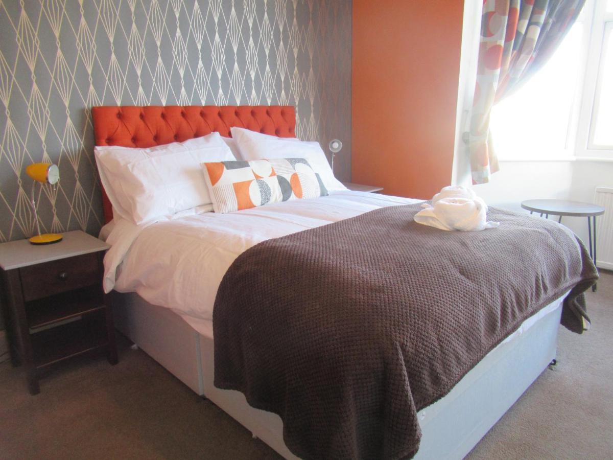 Captain Howey Hotel Ню Ромни Екстериор снимка