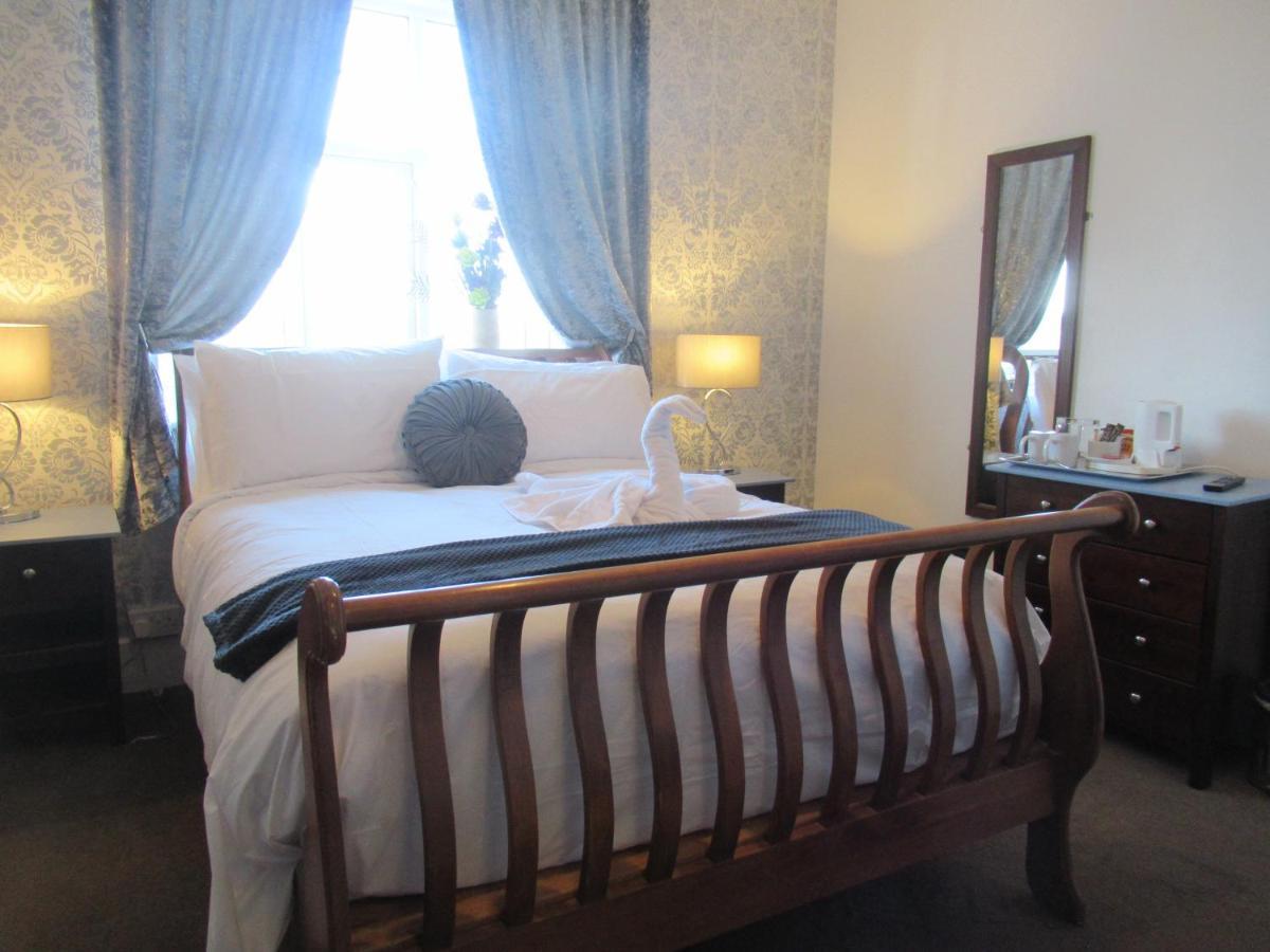 Captain Howey Hotel Ню Ромни Екстериор снимка