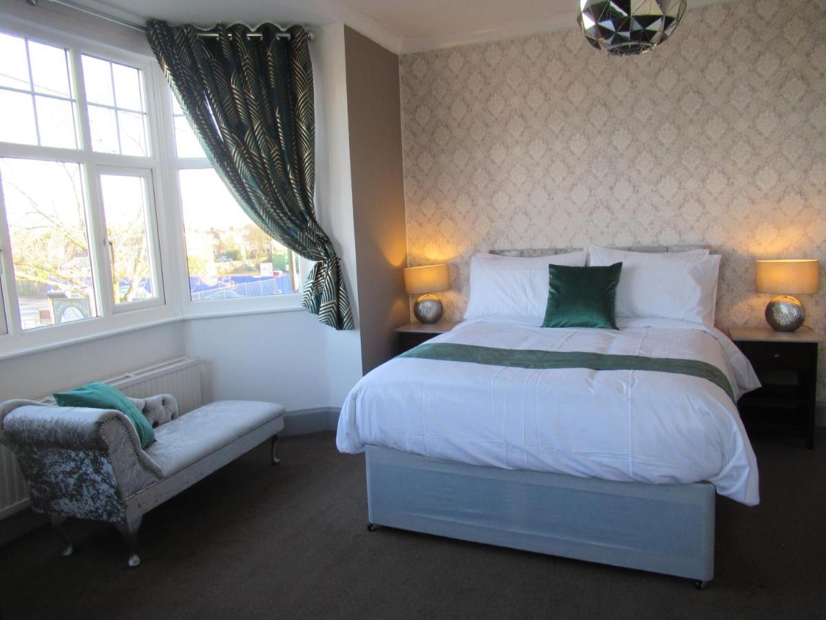 Captain Howey Hotel Ню Ромни Екстериор снимка