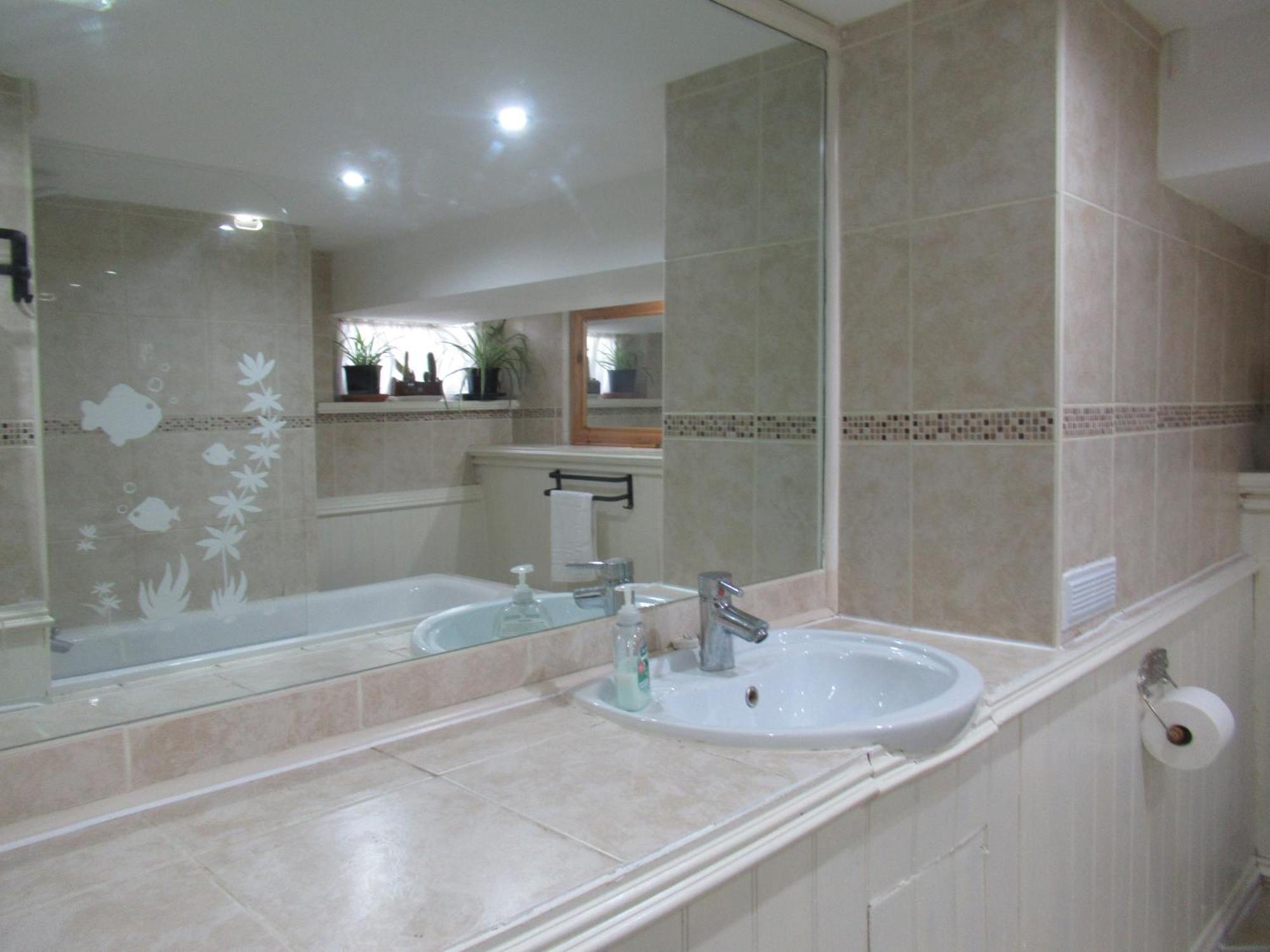 Captain Howey Hotel Ню Ромни Екстериор снимка